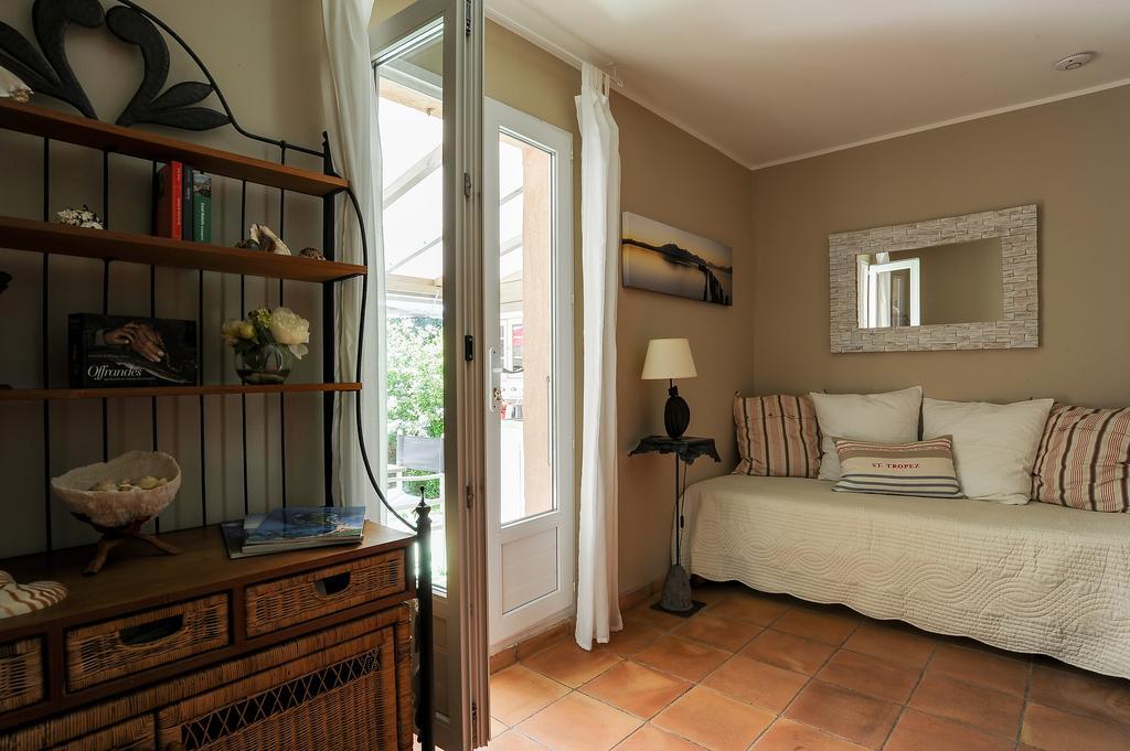Les Ilets De L'Eau Blanche Apartment กาวาแลร์-ซูร์-แมร์ ภายนอก รูปภาพ